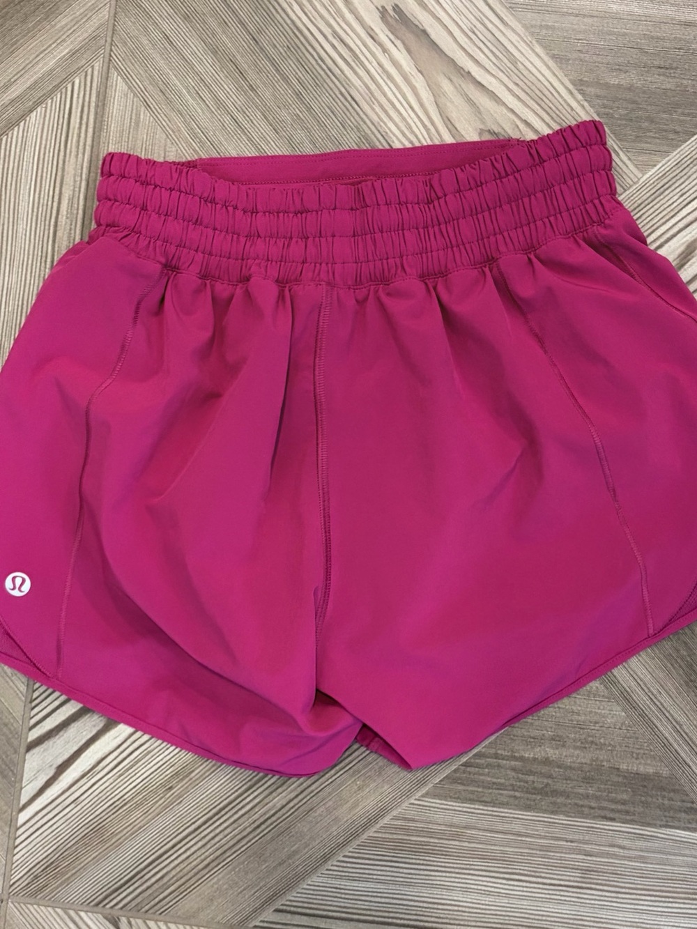 Lululemon Hotty hot shorts size 2, 4” inseam